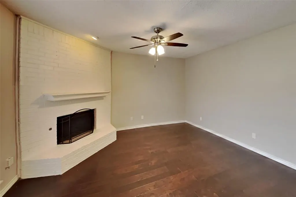811 Rockefeller Lane