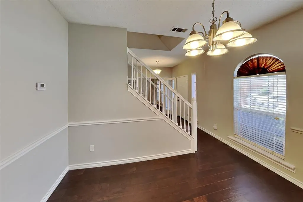 811 Rockefeller Lane