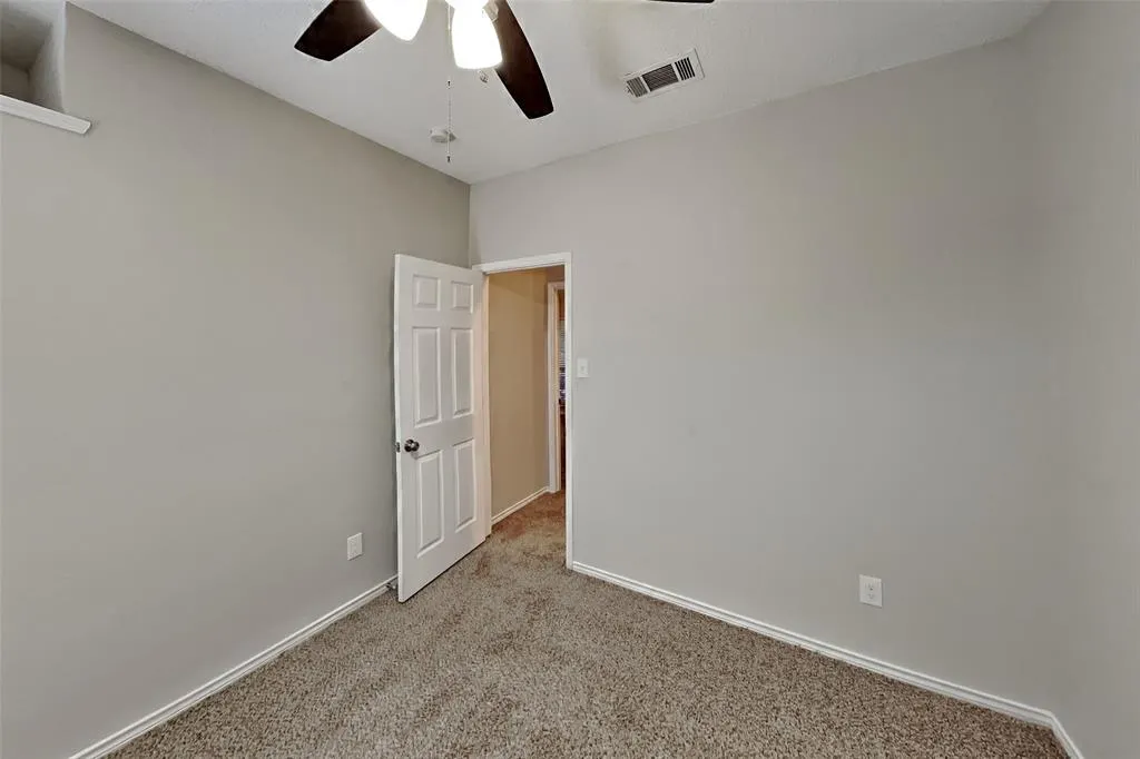 811 Rockefeller Lane