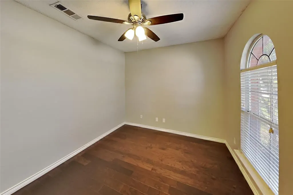 811 Rockefeller Lane
