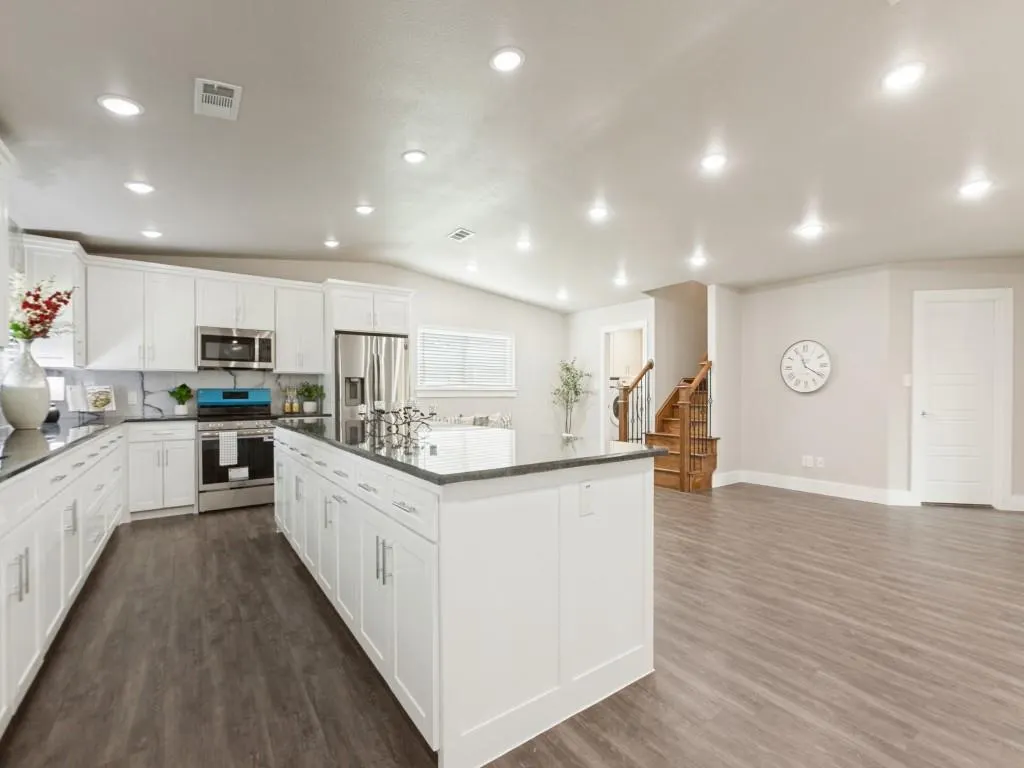 407 Pleasant Valley Lane