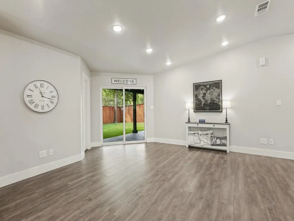407 Pleasant Valley Lane