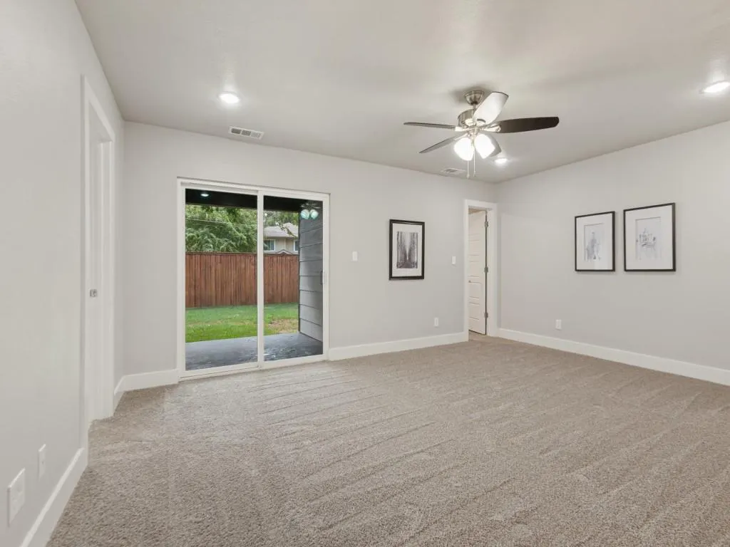 407 Pleasant Valley Lane