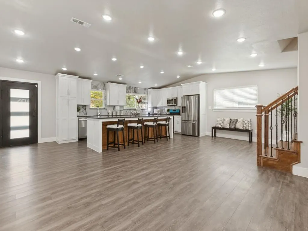 407 Pleasant Valley Lane