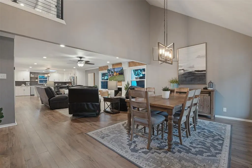 1102 Woodland Way