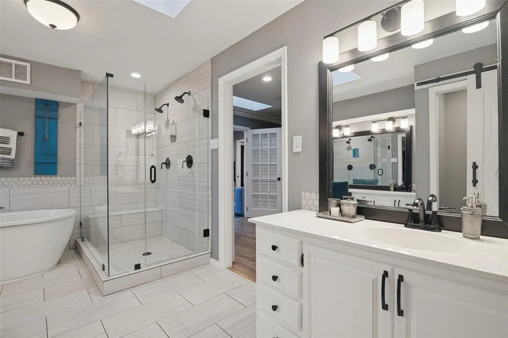 1102 Woodland Way