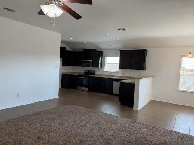 800 Elm Grove