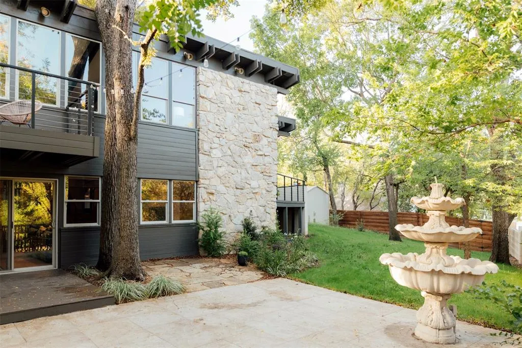11737 Rogue Way
