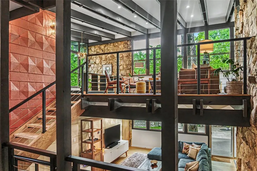 11737 Rogue Way