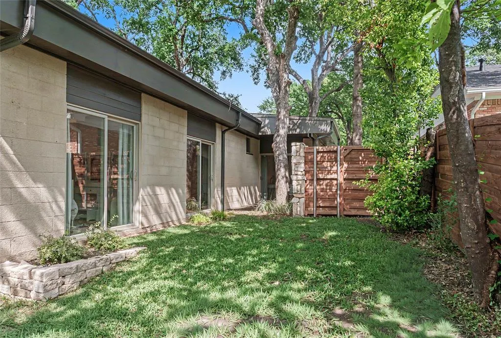 11737 Rogue Way