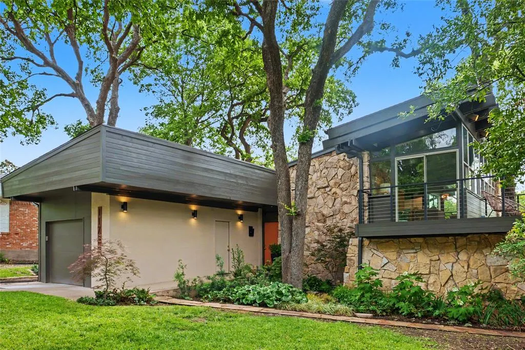 11737 Rogue Way