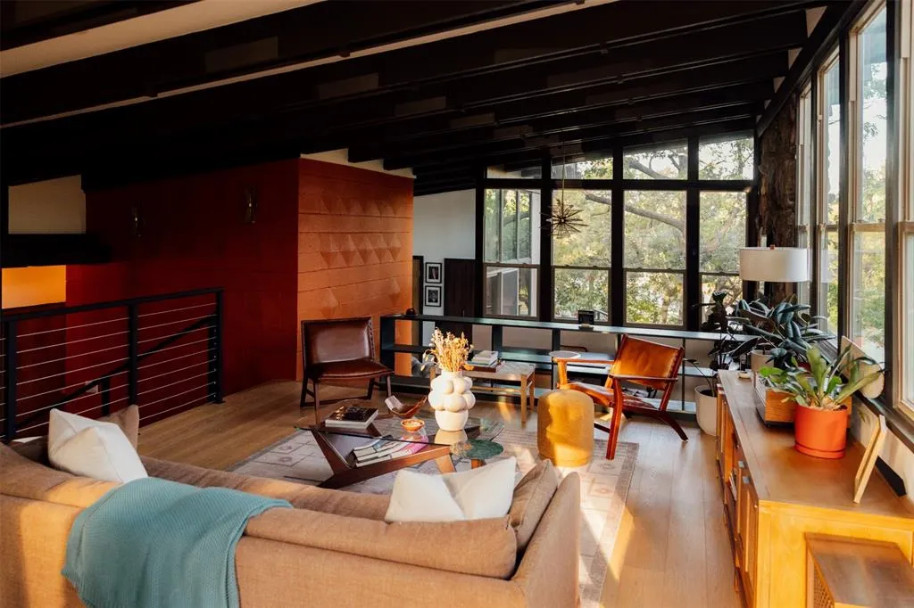 11737 Rogue Way