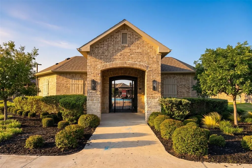 1352 Lake Grove Drive