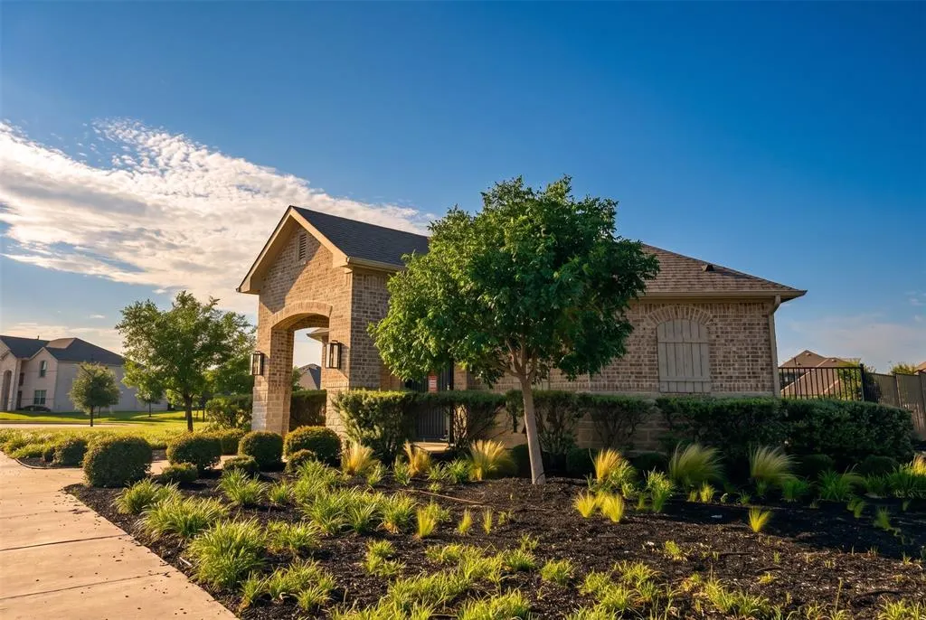 1352 Lake Grove Drive