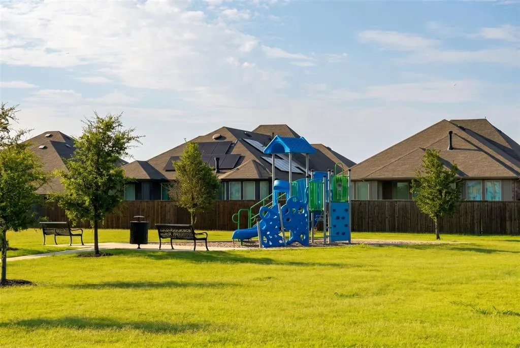 1352 Lake Grove Drive
