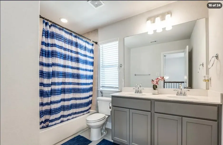916 Azure Lane