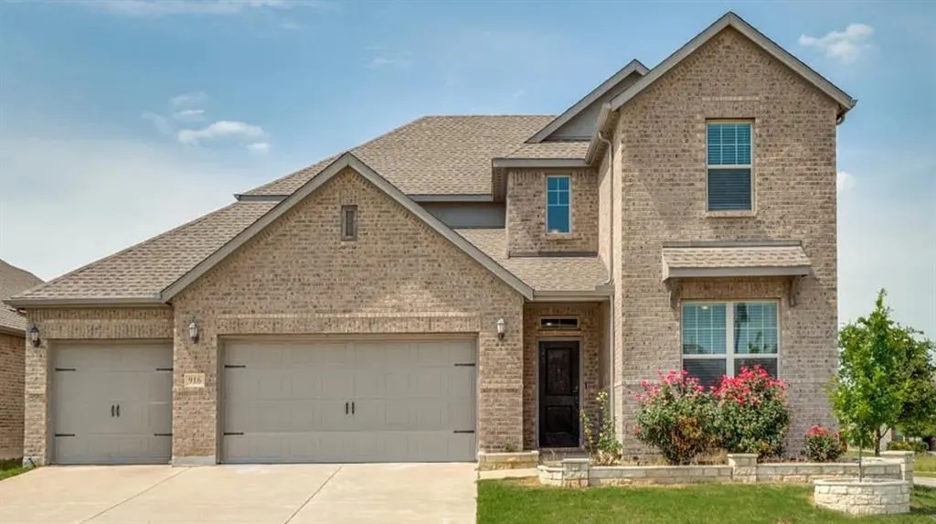 916 Azure Lane