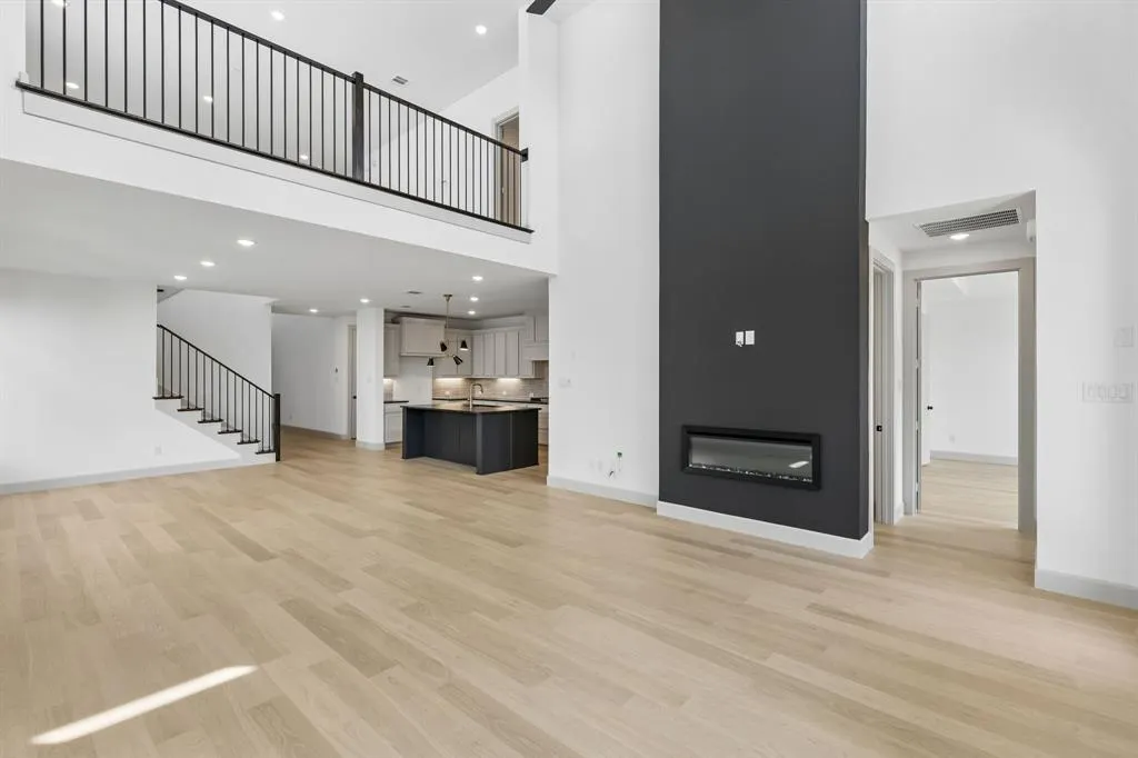 2624 Radiant Way