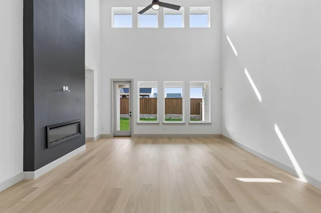 2624 Radiant Way