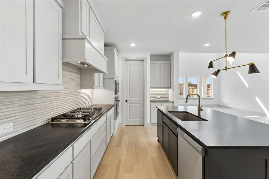 2624 Radiant Way