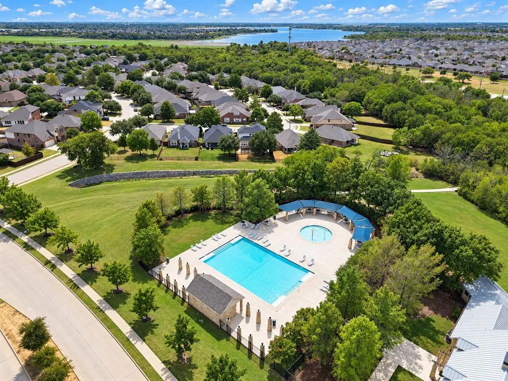 717 Creekside Drive
