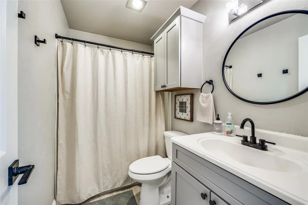 2604 Custer Parkway #B