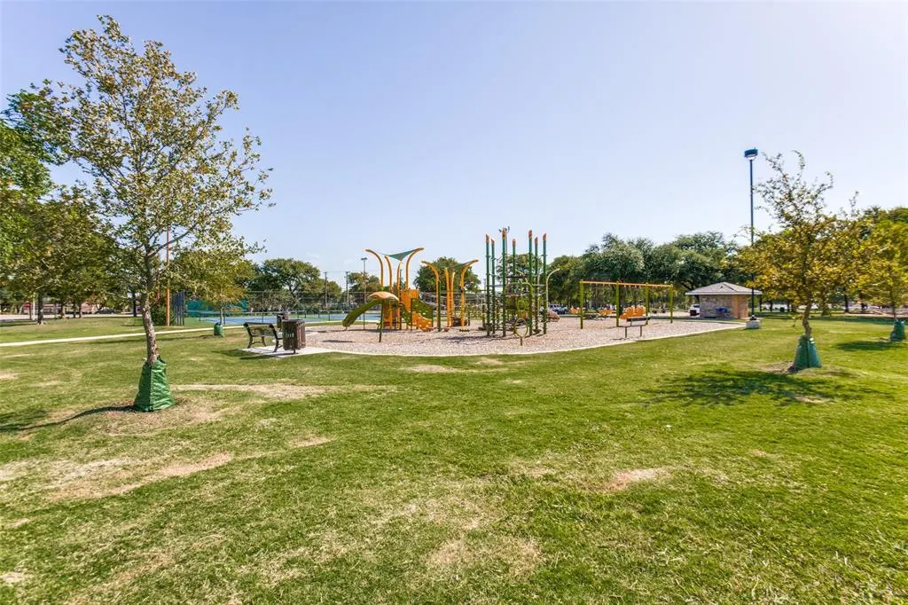 2604 Custer Parkway #B
