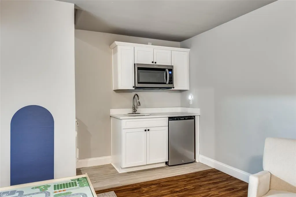 2604 Custer Parkway #B