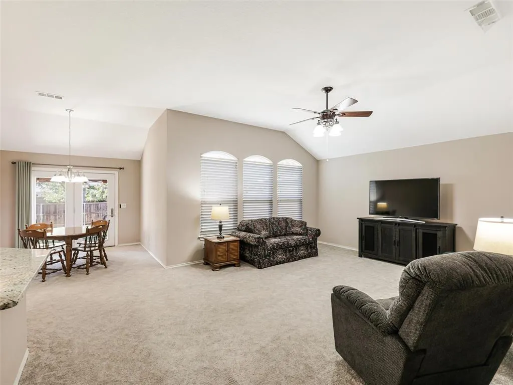 2109 Lilac Circle