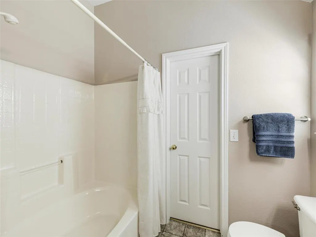 2109 Lilac Circle
