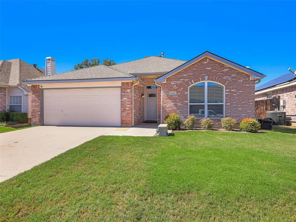 2109 Lilac Circle