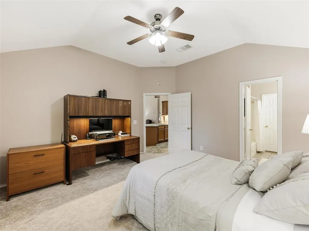 2109 Lilac Circle