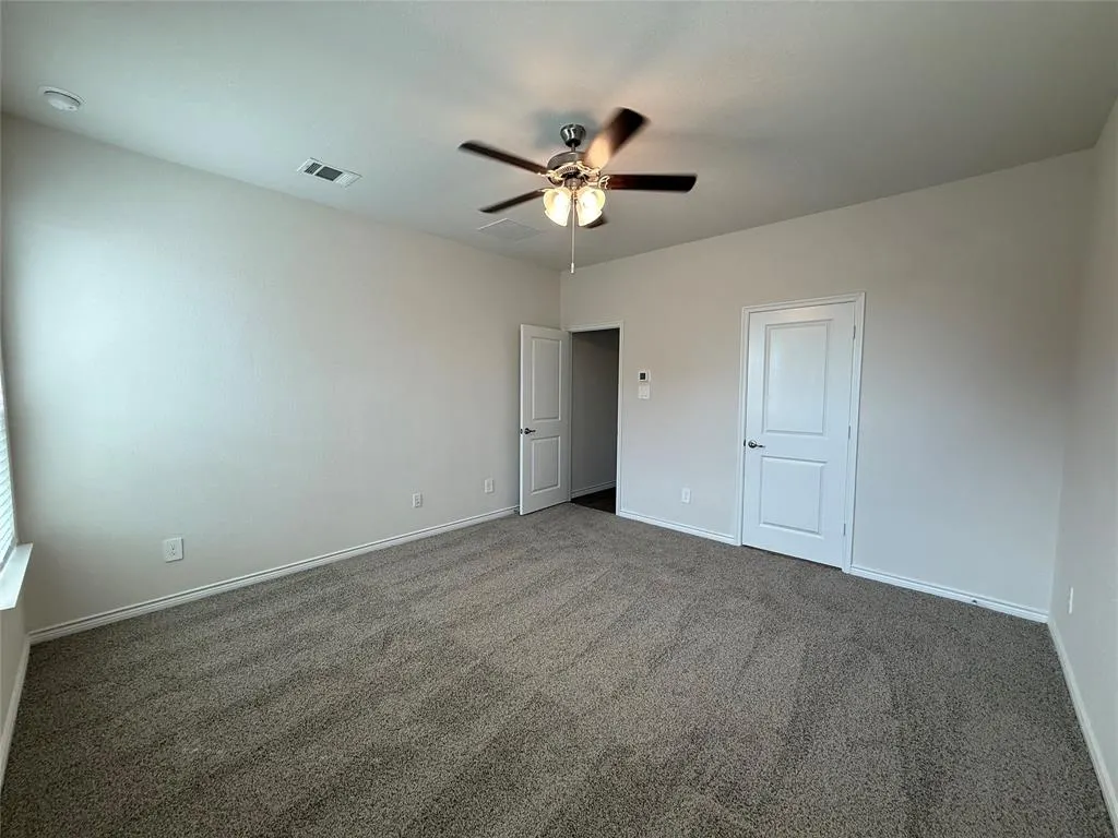 2033 Crockett Way