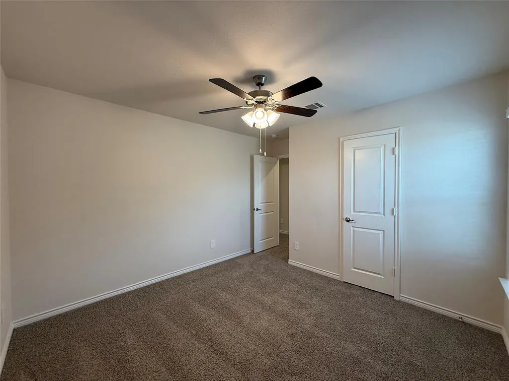 2033 Crockett Way
