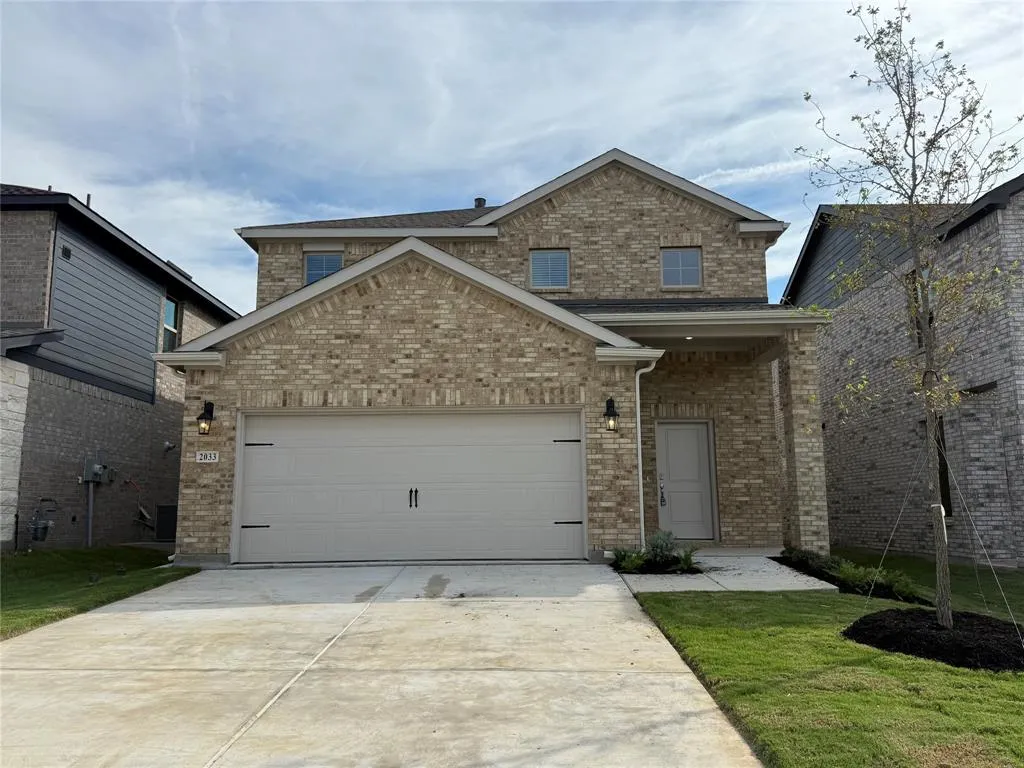 2033 Crockett Way
