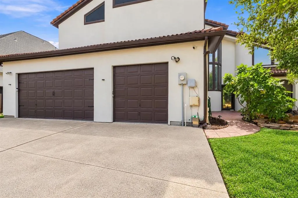 5057 Trail Lake Drive