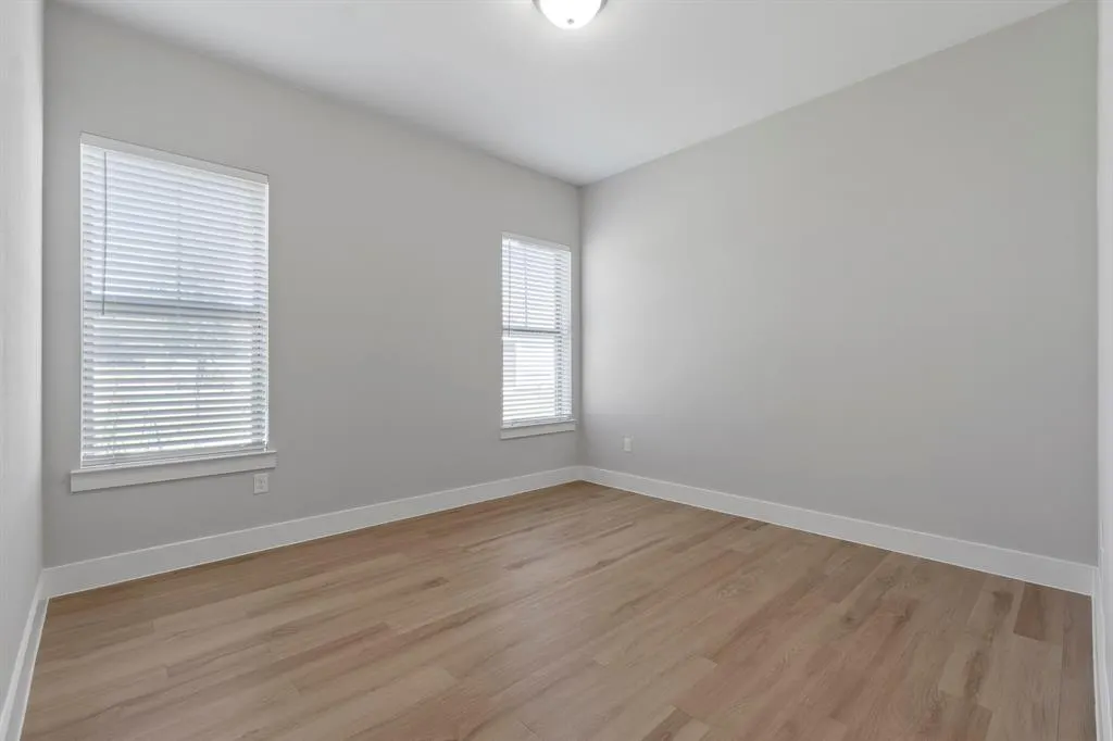 579 LLOYDS ROAD #1104A
