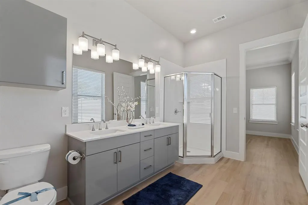 579 LLOYDS ROAD #1104A