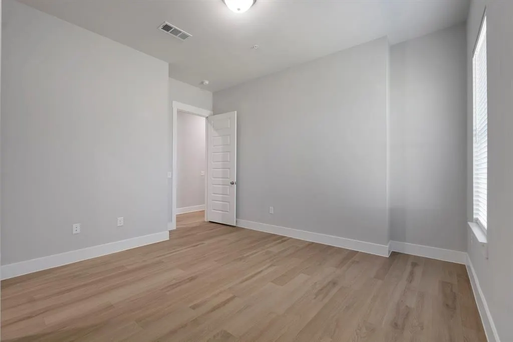 579 LLOYDS ROAD #1104A