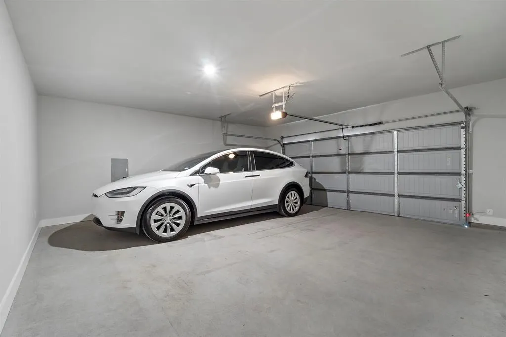 579 LLOYDS ROAD #1104A