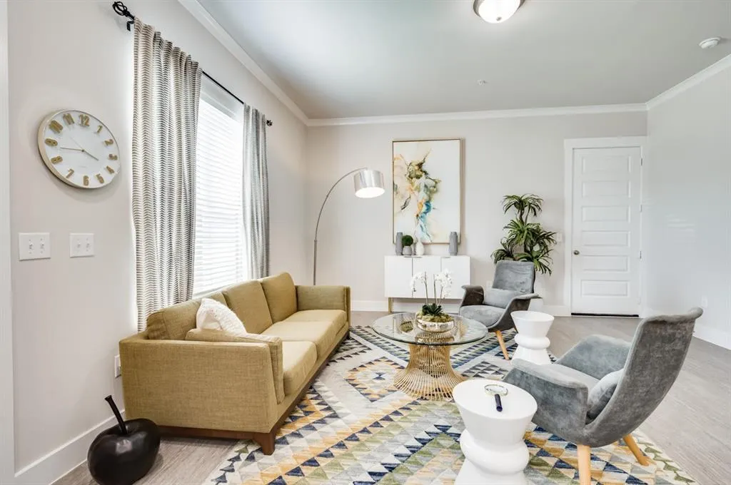 579 LLOYDS ROAD #905A