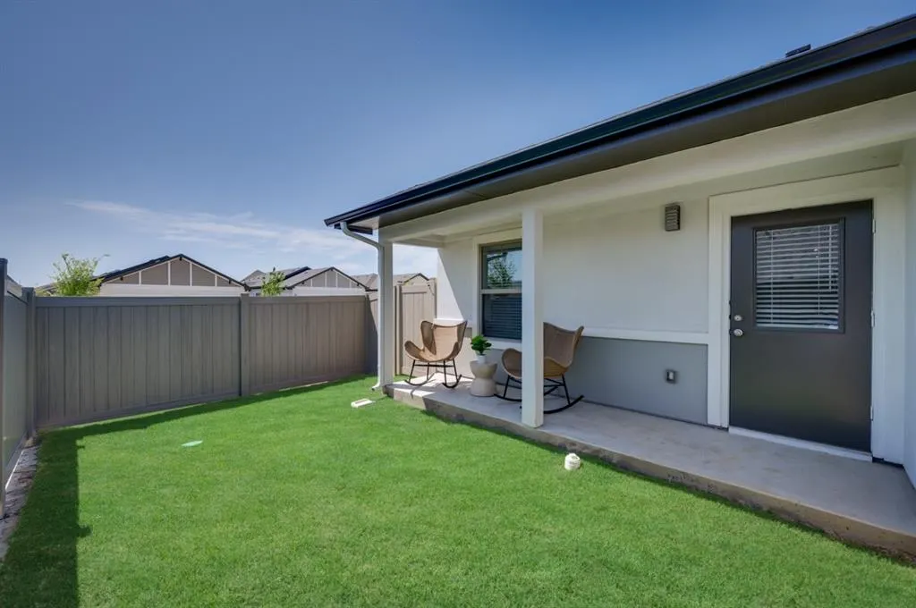 579 LLOYDS ROAD #905A