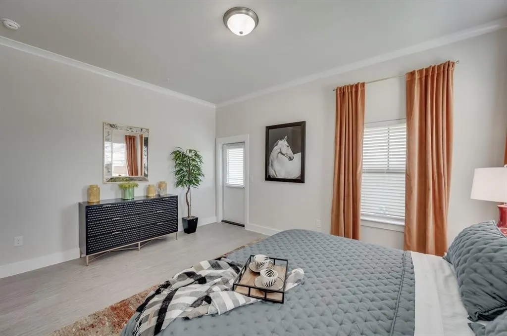 579 LLOYDS ROAD #905A