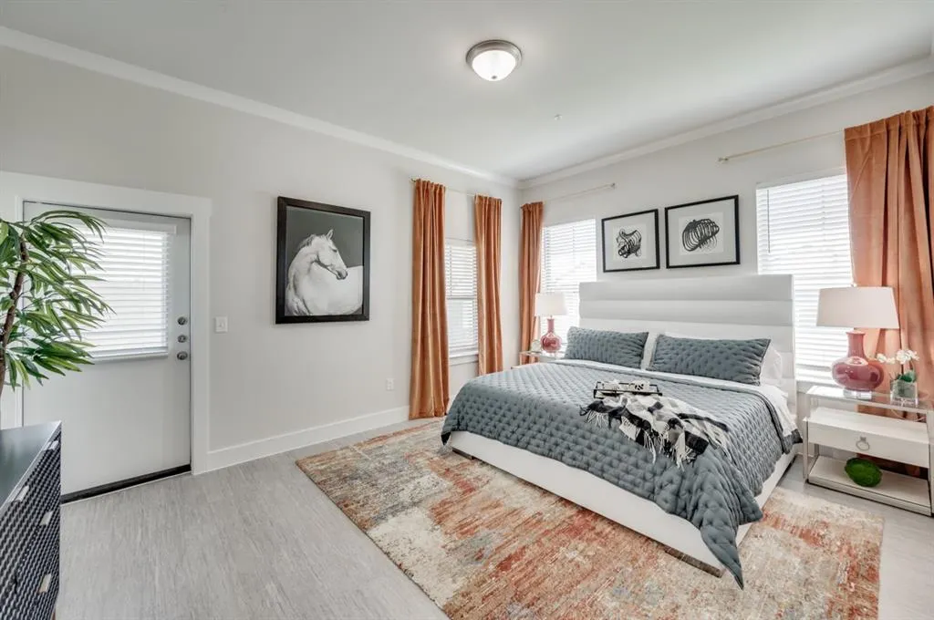 579 LLOYDS ROAD #905A