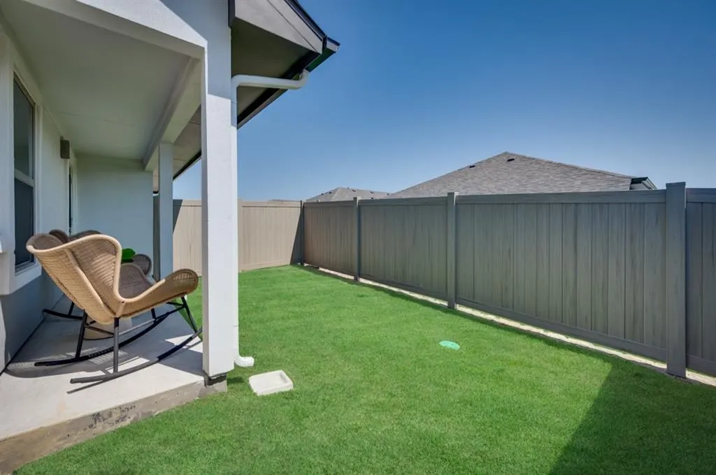 579 LLOYDS ROAD #905A