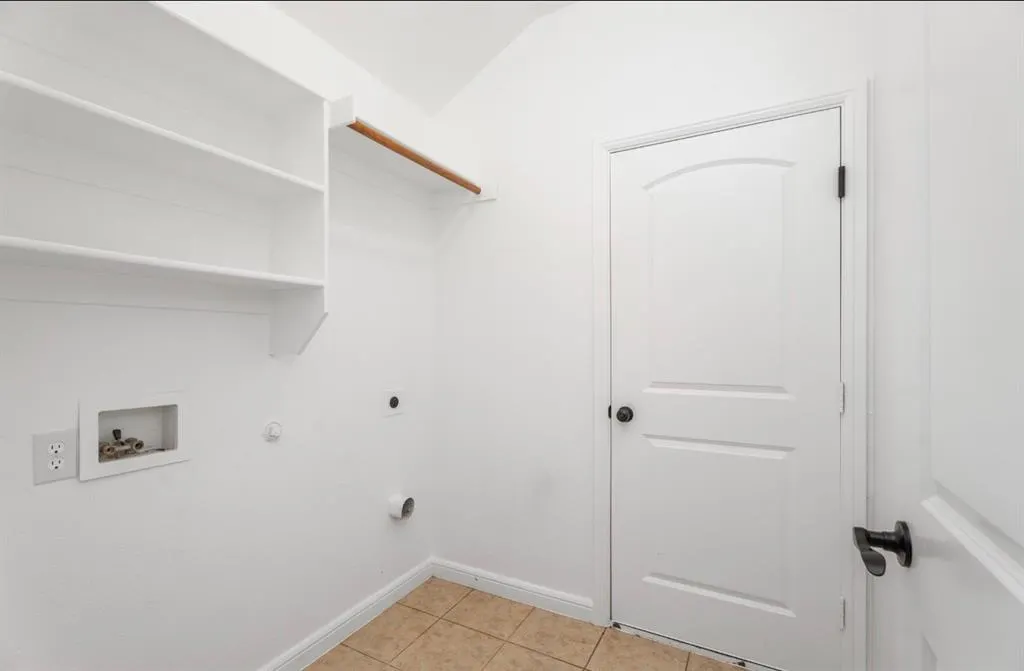1413 Nightingale Drive