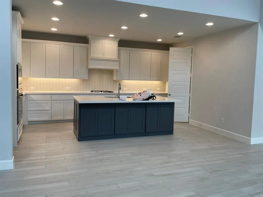 2616 Griffith Mews