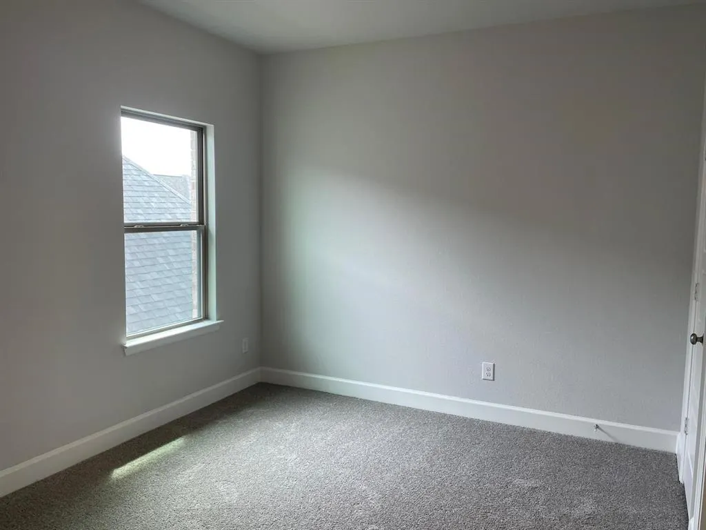 2616 Griffith Mews