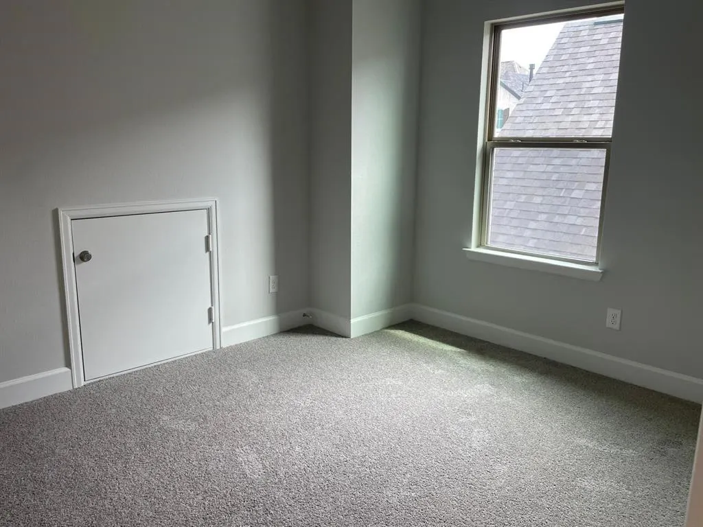 2616 Griffith Mews