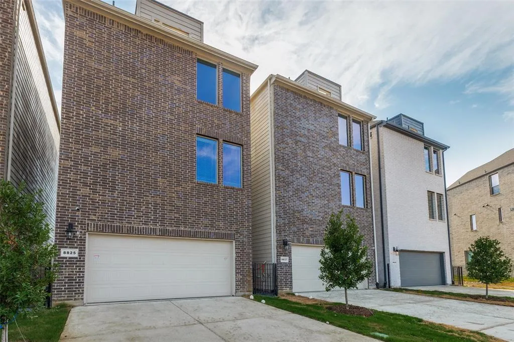 8825 Shoppers Lane